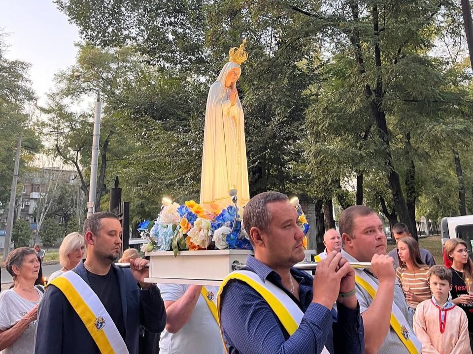 Донецькому екзархату передали фігуру Матері Божої Фатімської
